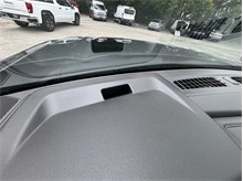 Vehicle Thumb #15