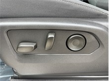 Vehicle Thumb #21