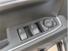 Vehicle Thumb #23