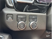 Vehicle Thumb #35