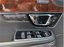 Vehicle Thumb #27