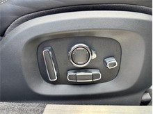 Vehicle Thumb #52