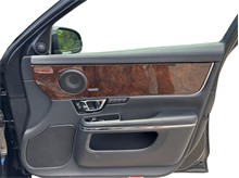 Vehicle Thumb #53