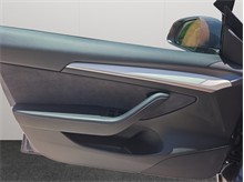Vehicle Thumb #23
