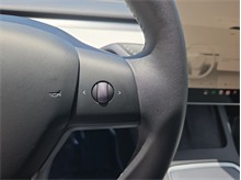 Vehicle Thumb #29