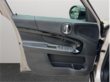 Vehicle Thumb #19