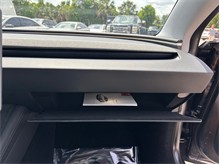Vehicle Thumb #43
