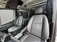 Vehicle Thumb #15