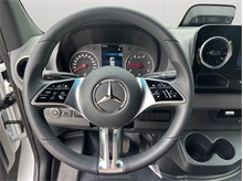 Vehicle Thumb #20