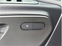 Vehicle Thumb #27