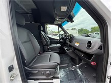 Vehicle Thumb #34