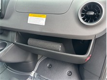 Vehicle Thumb #36