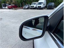 Vehicle Thumb #20