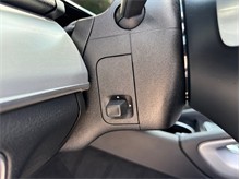 Vehicle Thumb #23