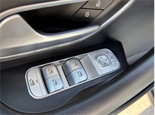 Vehicle Thumb #25