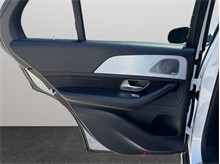 Vehicle Thumb #43