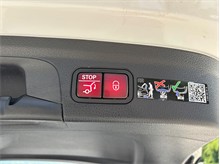 Vehicle Thumb #53