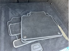 Vehicle Thumb #54