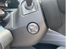 Vehicle Thumb #22