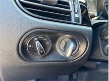 Vehicle Thumb #29