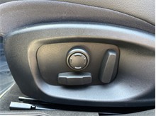 Vehicle Thumb #21
