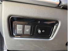 Vehicle Thumb #37
