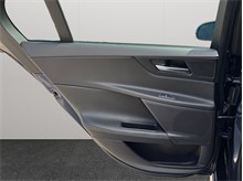 Vehicle Thumb #43