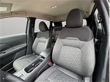 Vehicle Thumb #17