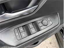 Vehicle Thumb #19
