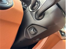 Vehicle Thumb #23