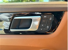 Vehicle Thumb #26