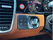 Vehicle Thumb #32