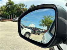 Vehicle Thumb #19