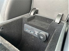 Vehicle Thumb #36