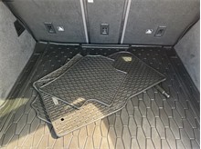 Vehicle Thumb #53