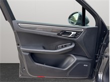 Vehicle Thumb #21
