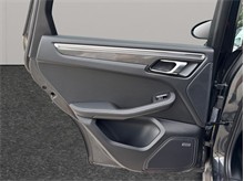 Vehicle Thumb #41