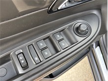 Vehicle Thumb #23