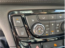 Vehicle Thumb #35