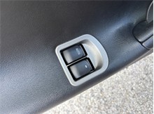 Vehicle Thumb #16