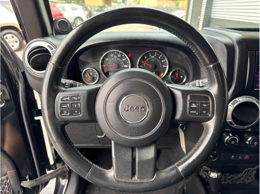 2013 Jeep Wrangler Unlimited Sahara - Photo 15