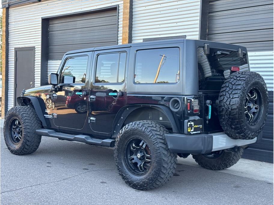 2013 Jeep Wrangler Unlimited Sahara - Photo 8