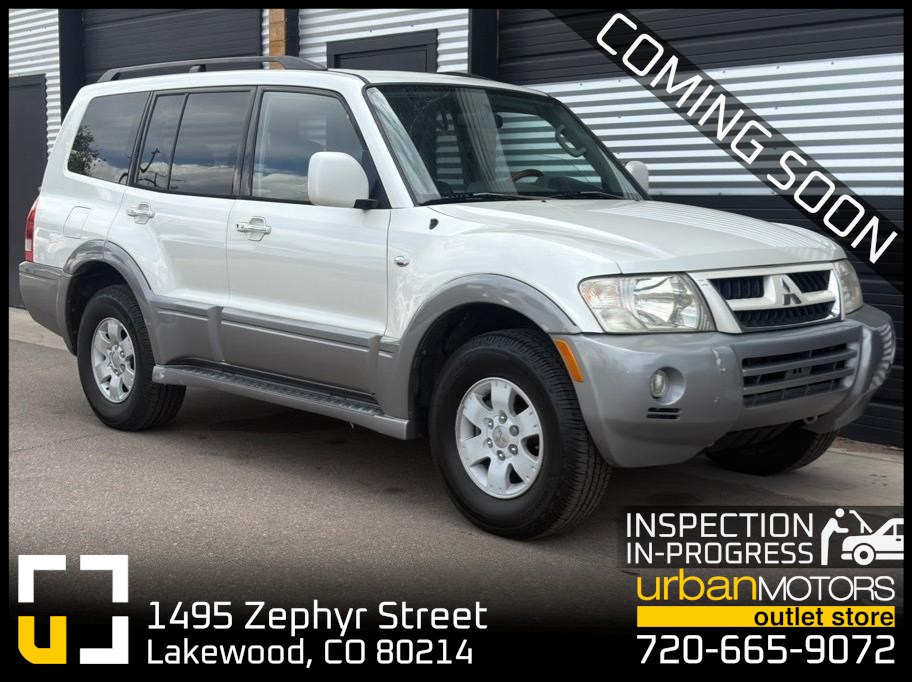 2004 Mitsubishi Montero Limited's photo