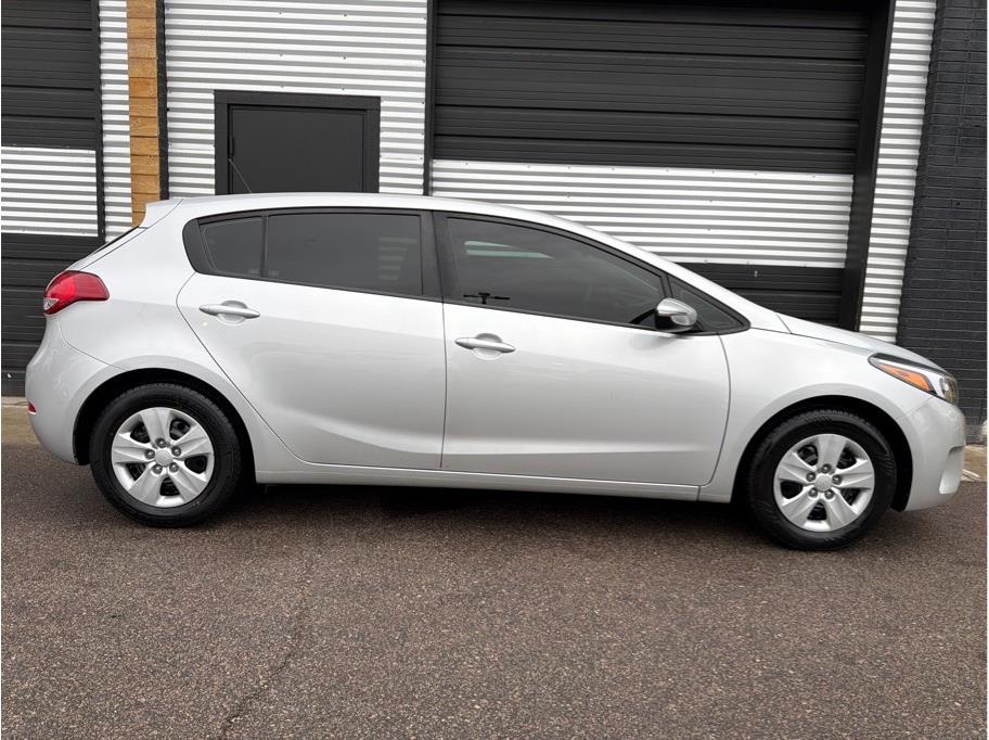 2017 Kia Forte5 LX - Photo 10
