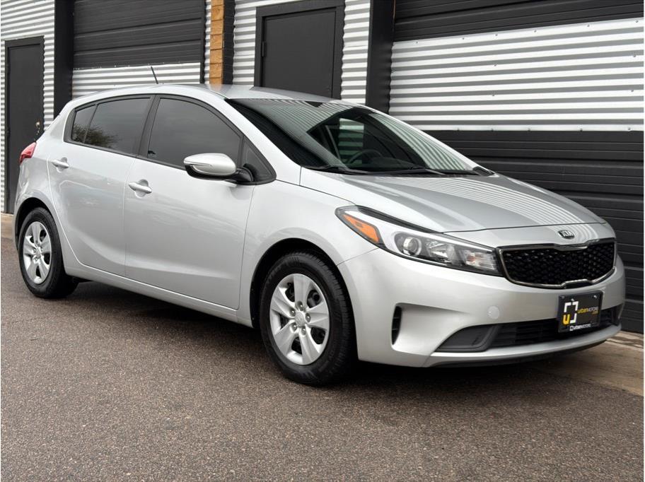 2017 Kia Forte5 LX - Photo 11