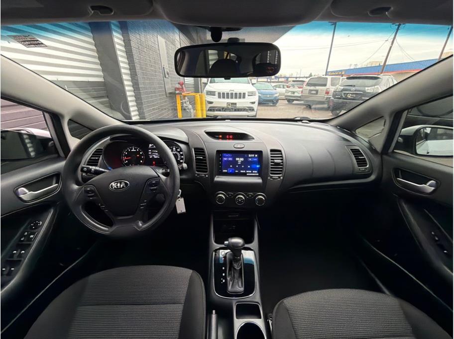 2017 Kia Forte5 LX - Photo 13