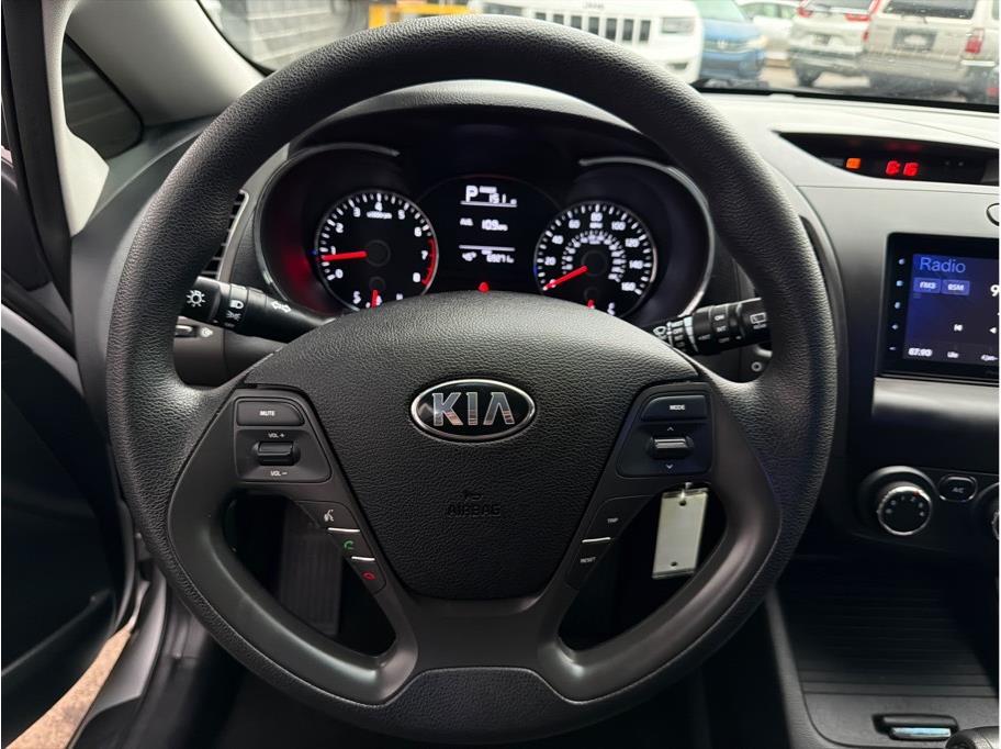2017 Kia Forte5 LX - Photo 14