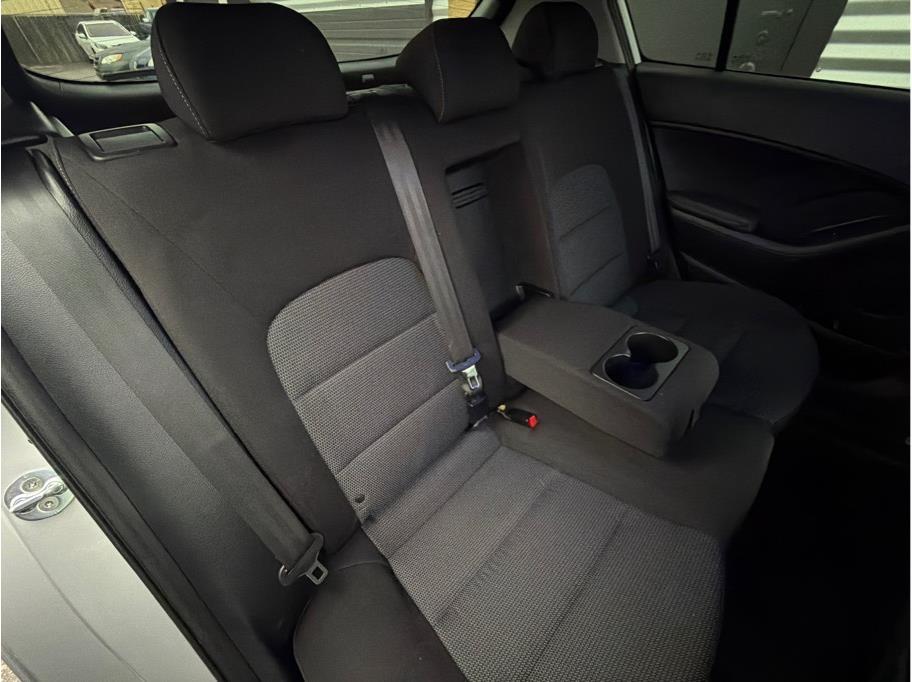 2017 Kia Forte5 LX - Photo 19