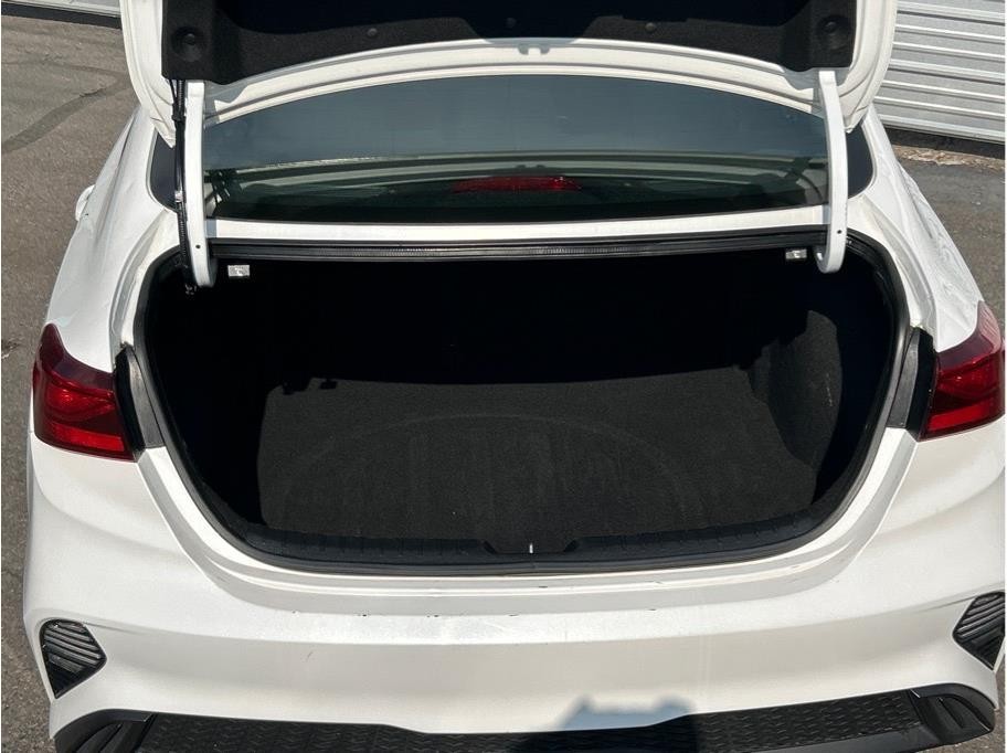 2023 Kia Forte LXS - Photo 21