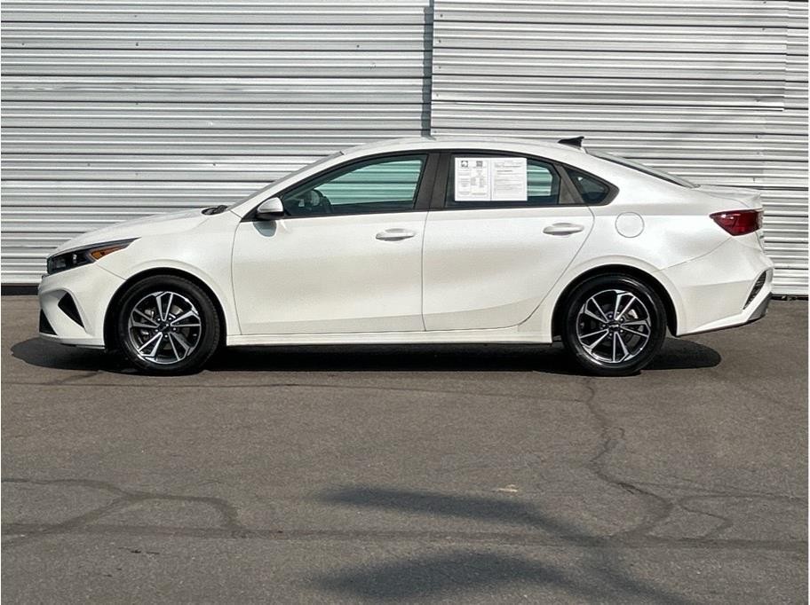 2023 Kia Forte LXS - Photo 6